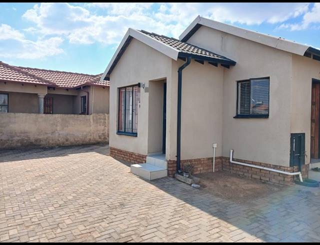 0 BEDROOM HOUSE FOR SALE IN SOSHANGUVE VV